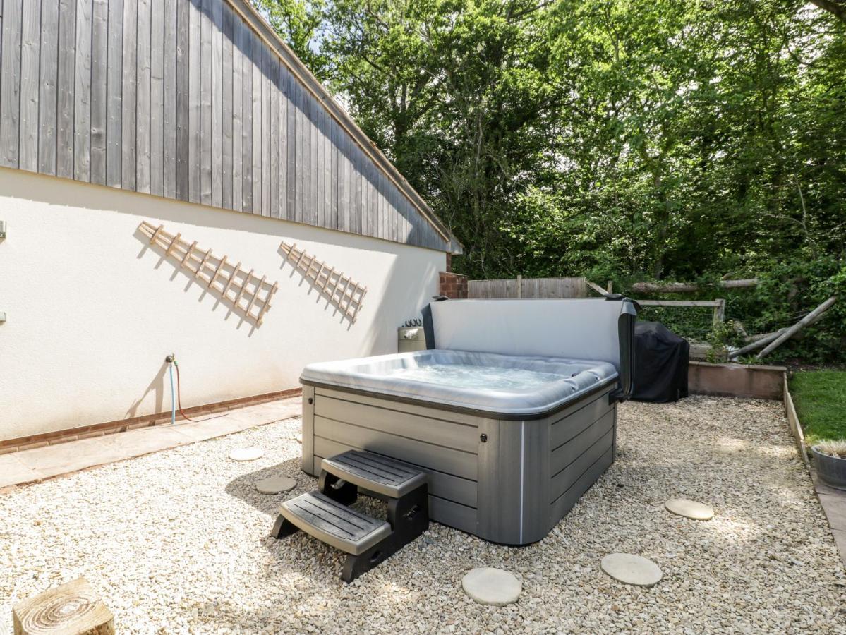 The Outlook Villa Тонтън Екстериор снимка