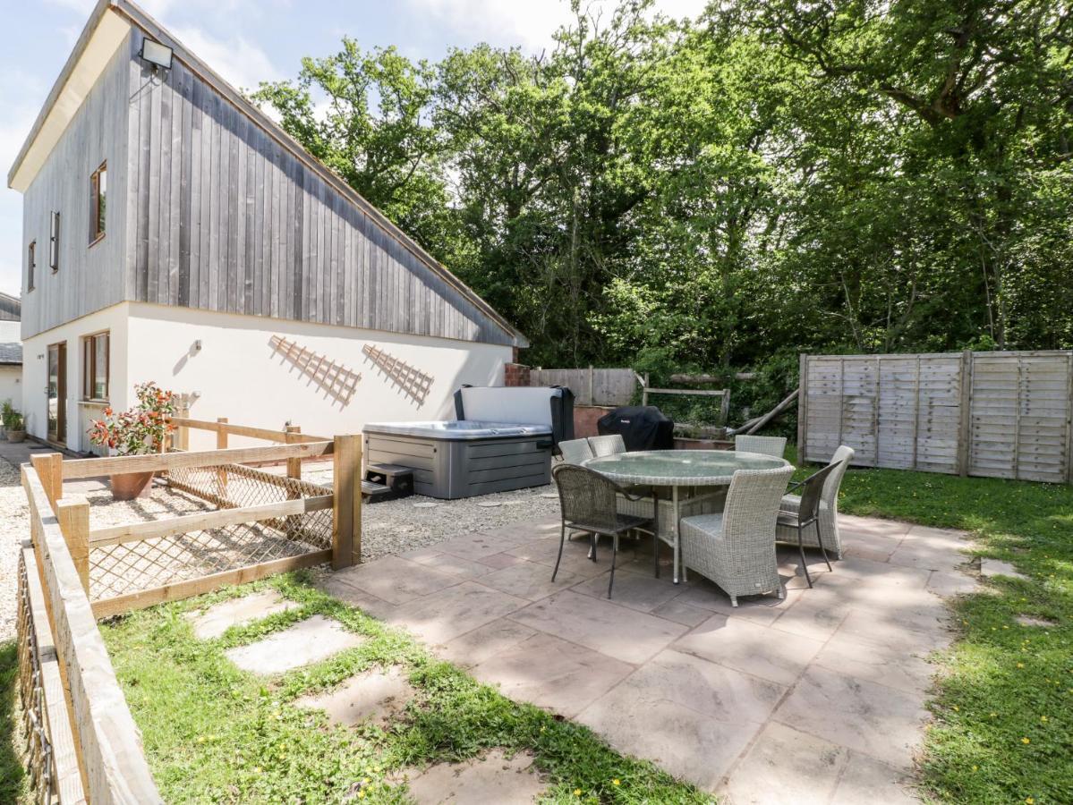 The Outlook Villa Тонтън Екстериор снимка